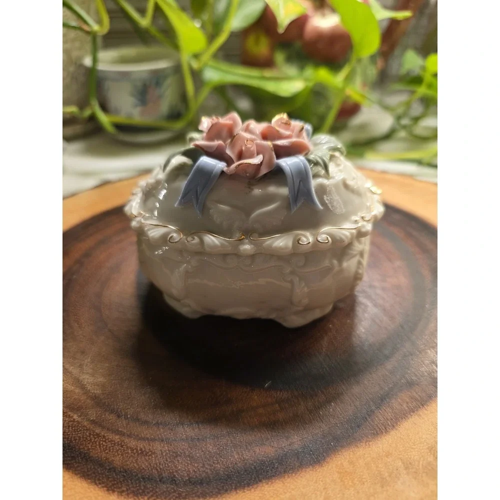 Ivory/Raised‎ Pink Flowers/Embossed Ceramic Trinket Box/Gold Trim/3
